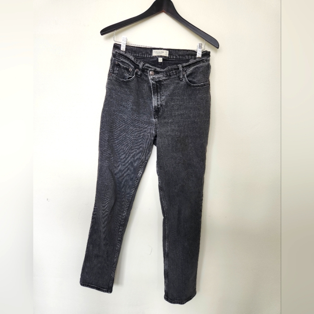 Abercrombie & Fitch Women's Straight Leg Jeans in Charcoal Black